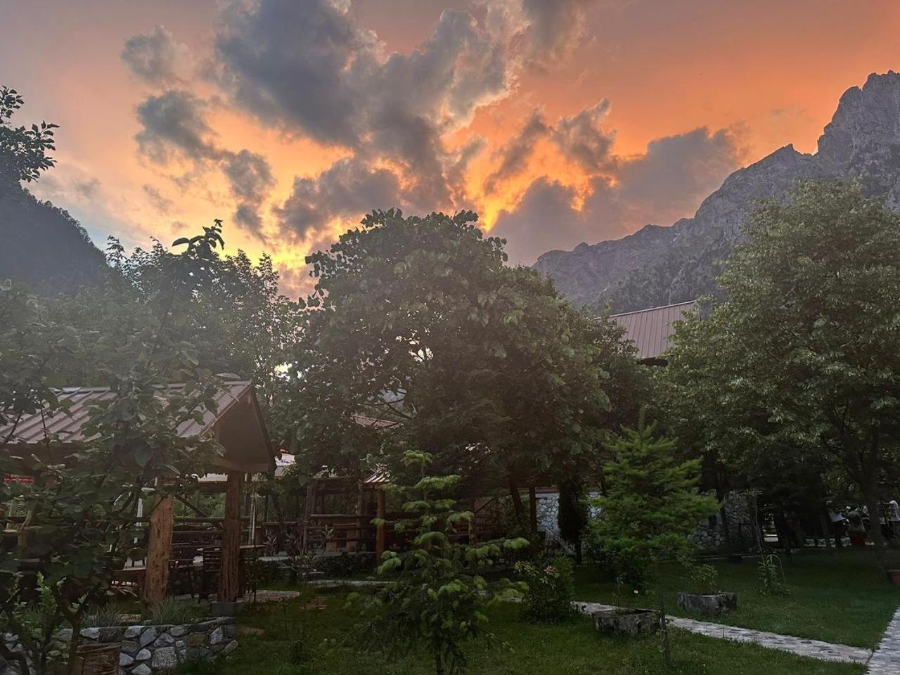 Valbona Relax Hotel Buitenkant foto