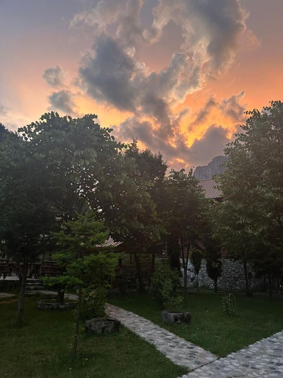 Valbona Relax Hotel Buitenkant foto